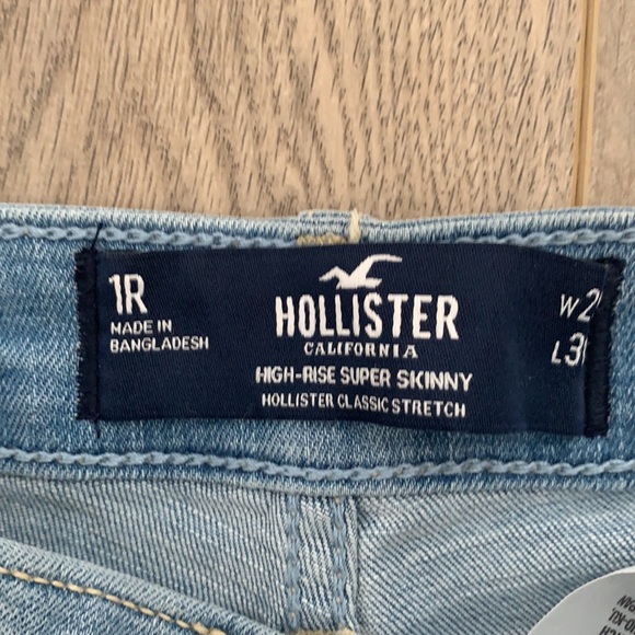 1R Hollister Jeans - Picture 4 of 4